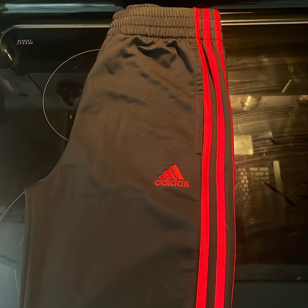 Adidas Joggers 🖤❤️‍🔥